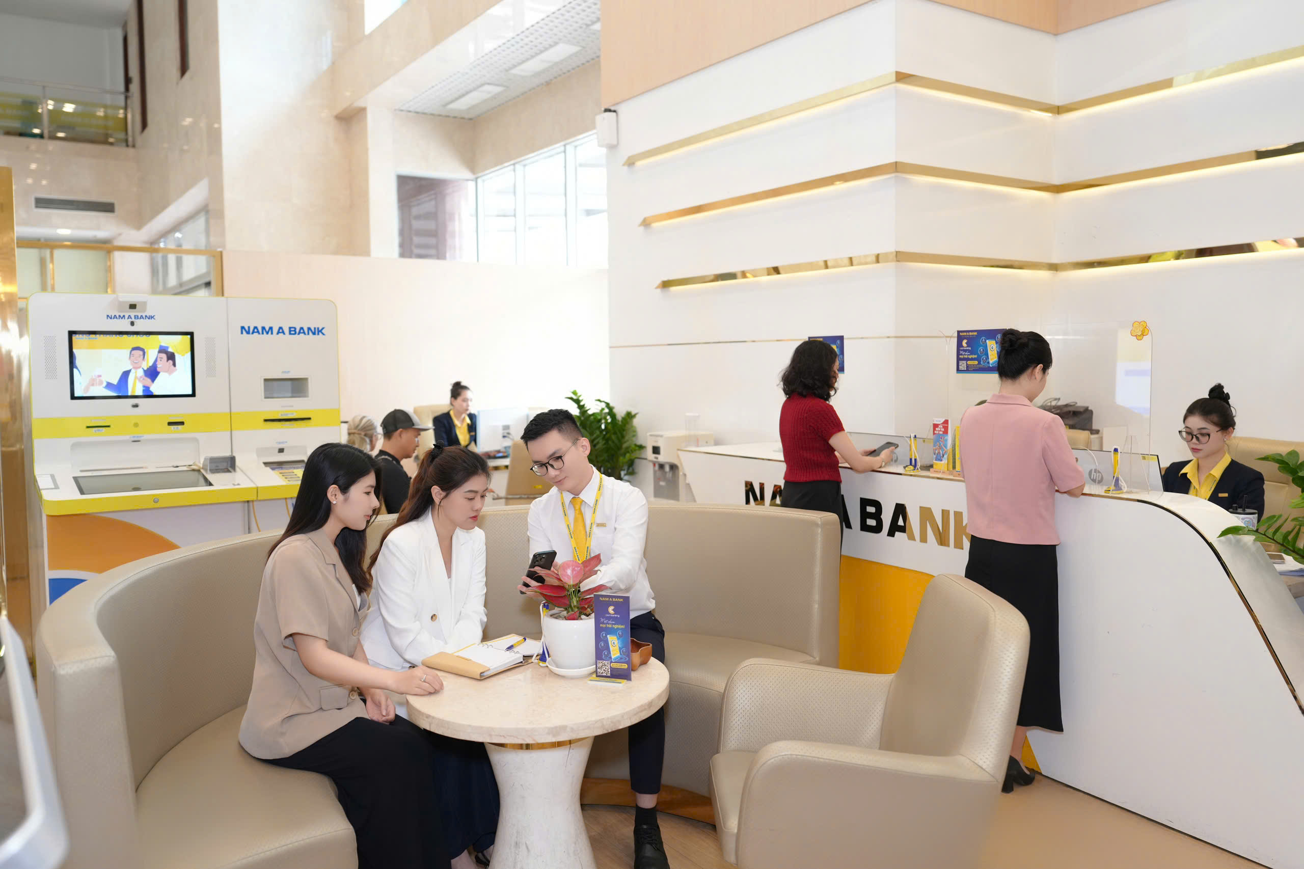 Nam A Bank lần đầu góp mặt trong Top 10 ngân hàng niêm yết Đông Nam Á 